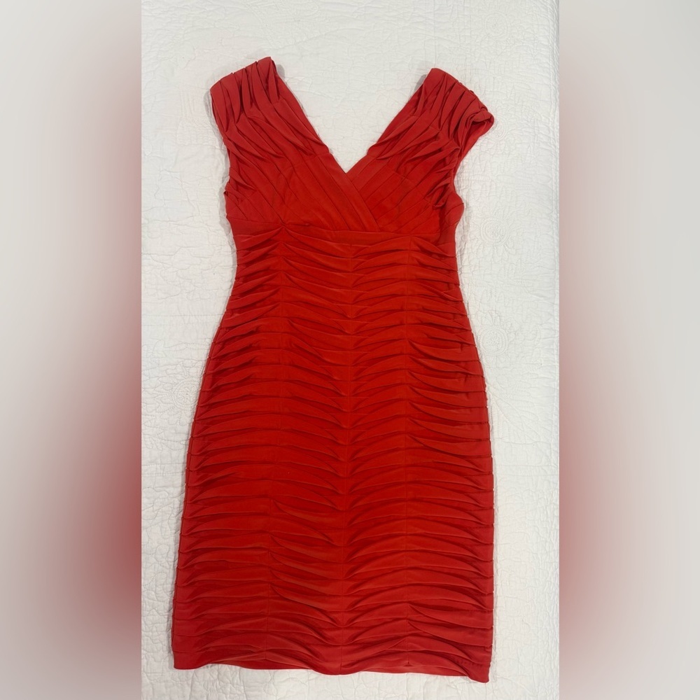 Adrianna Papell. Women's layered V-neck dress in size 6 Red